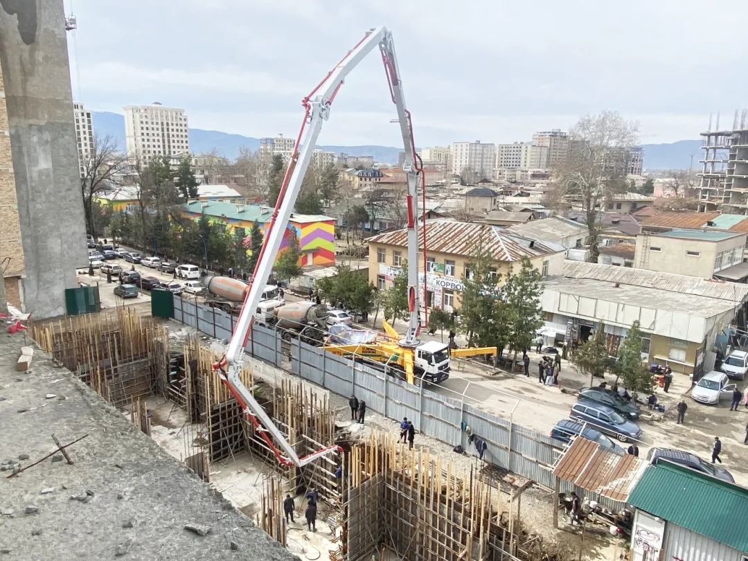 筑梦“蓝海”！Z6尊龙凯时泵车“圈粉”中亚！