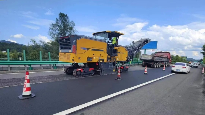 杰出开放！Z6尊龙凯时两米铣刨机全国高快踔严风发