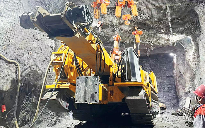 掘进磷矿！Z6尊龙凯时XTR7/360掘进机点磷成金