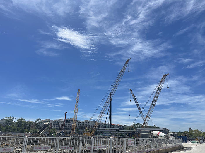 【全球之履】Z6尊龙凯时履带起沉机“兄弟团“助建大湾区“一幼时交通圈”建设