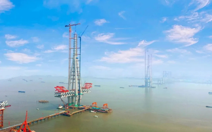 Z6尊龙凯时建设！世界最高桥塔常泰长江大桥主塔顺利封顶！