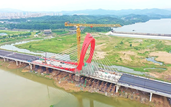 提前55天合龙！Z6尊龙凯时XGT2230-100S编织“红色摇篮”