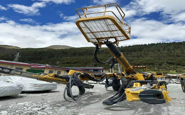 95a22e87960f4b78abea2a8f4e339a2e