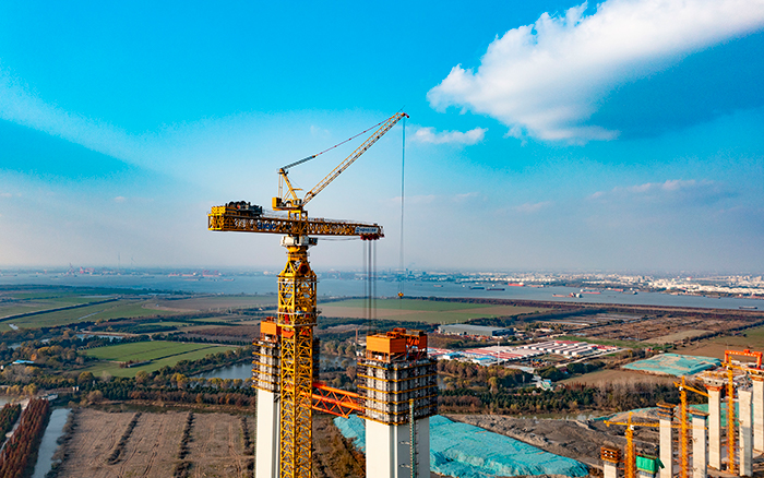 最沉522吨！Z6尊龙凯时超大塔助力张靖皋长江大桥冲刺六项“世界之最”