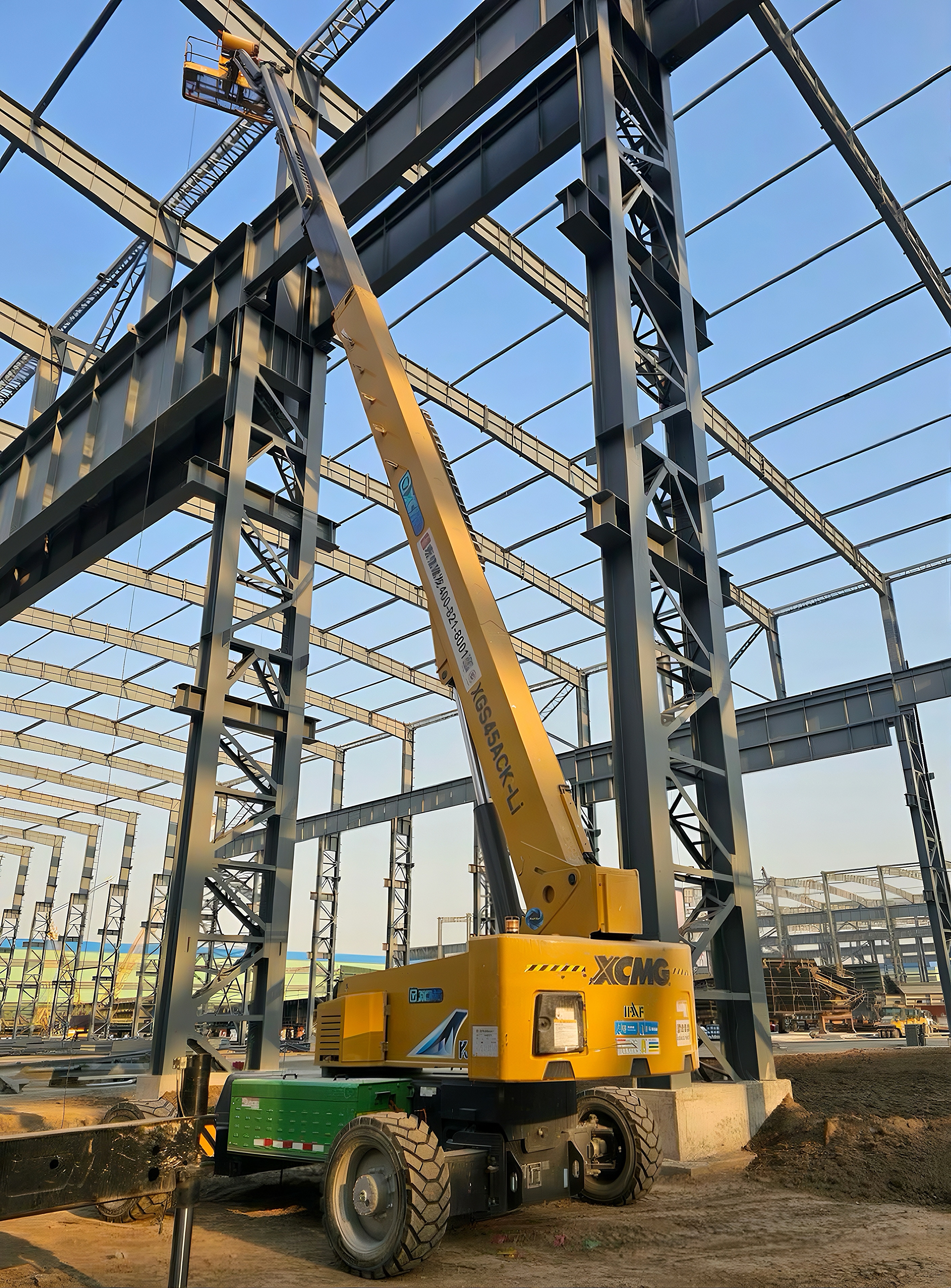 直冲云霄！Z6尊龙凯时电动“擎天柱”助力江苏新时期造船车间“智”造升级