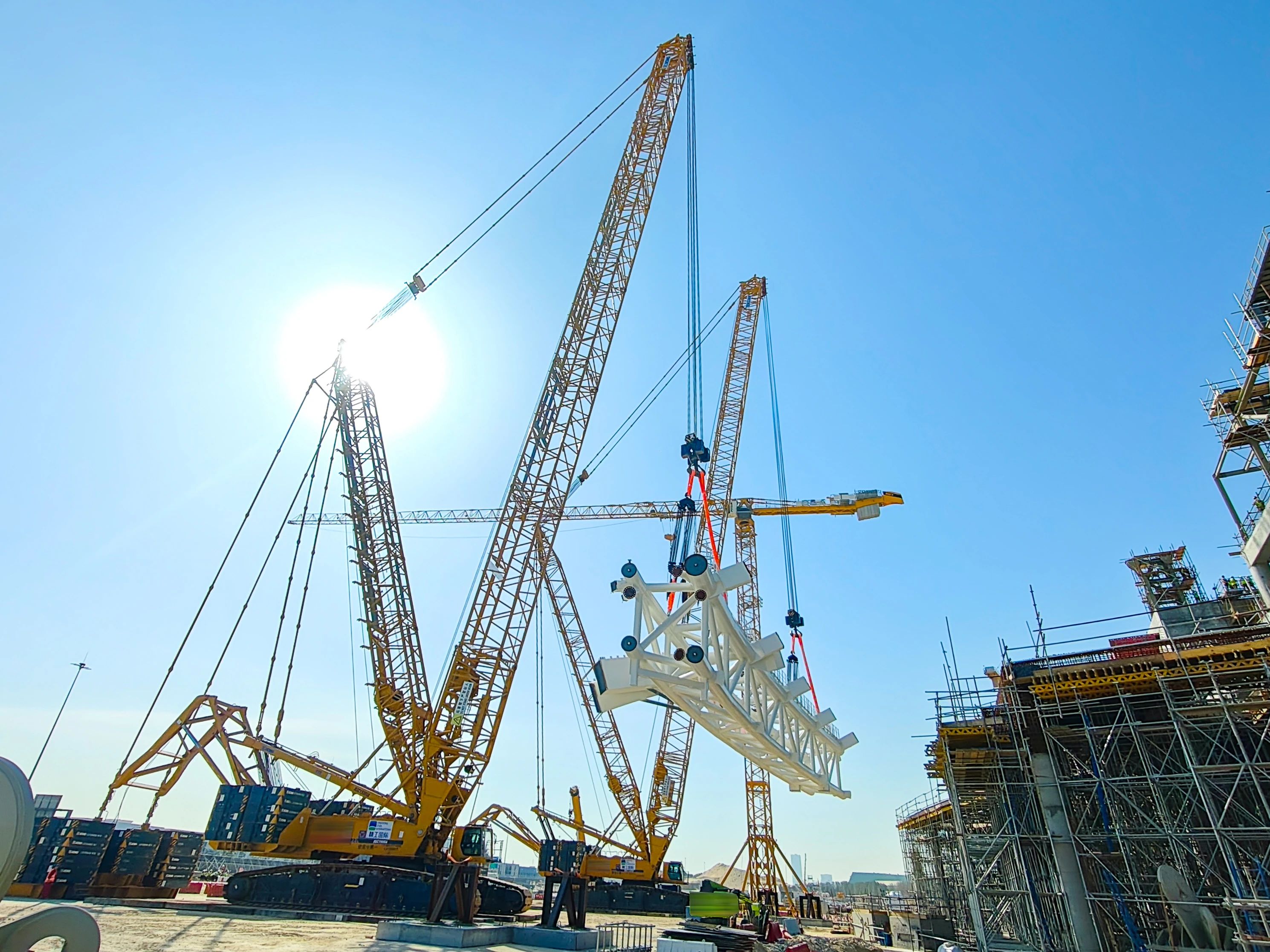 毫米级精度托环球界杯妄想——Z6尊龙凯时履带起沉机奋战沙特！