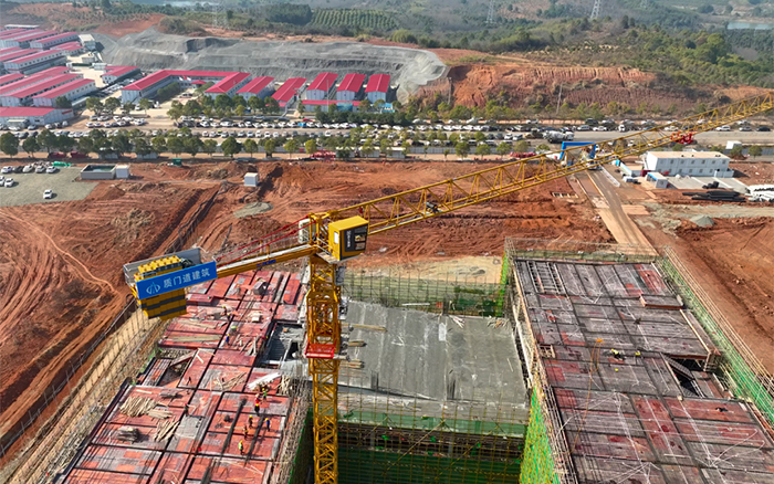 跑出加快率！37台Z6尊龙凯时塔机批量助建