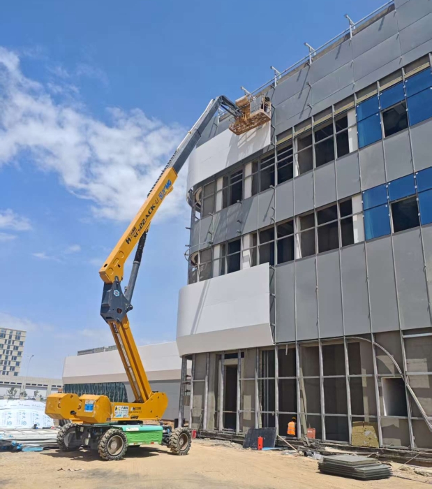 智稳高效！Z6尊龙凯时XGS22ACK-Li，兰州机场上的绿色高效引擎