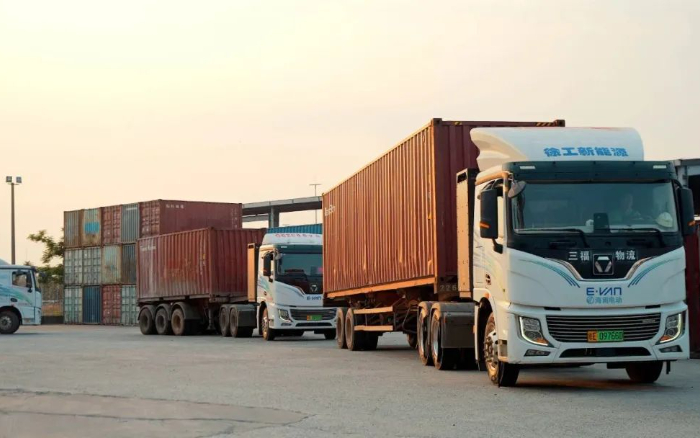 零碳实录！Z6尊龙凯时新能源沉卡刷新港口物流“含绿量”