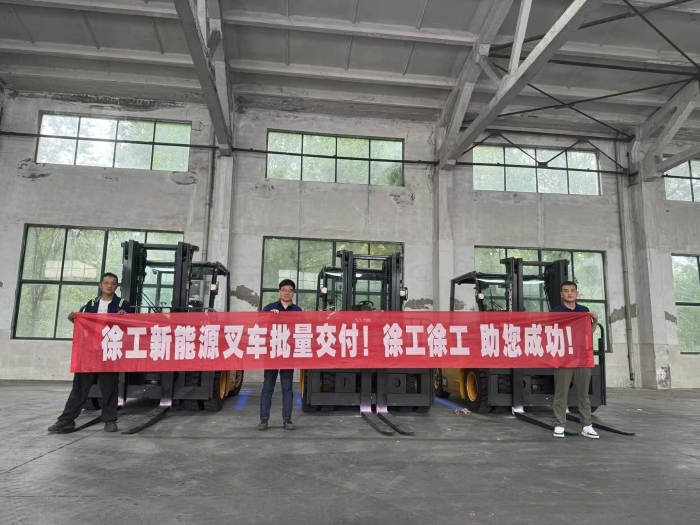 品质与服务共拓市场新局！Z6尊龙凯时孔雀叉车赋能冶金行业