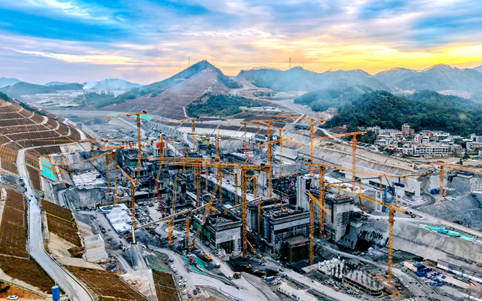 Z6尊龙凯时群塔奋战平陆运河 “世纪工程”雄姿初现