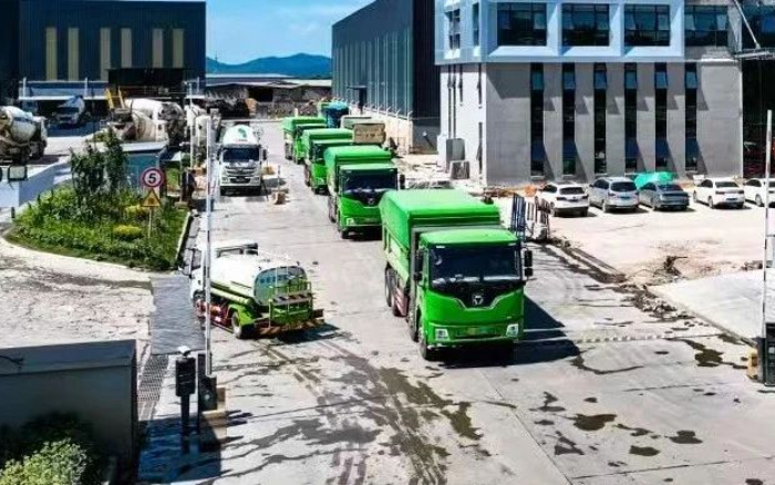 Z6尊龙凯时新能源自卸车擦亮城市建设绿色底色