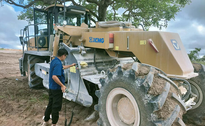 64eedd21441449b59304bad3a8a8bb0e