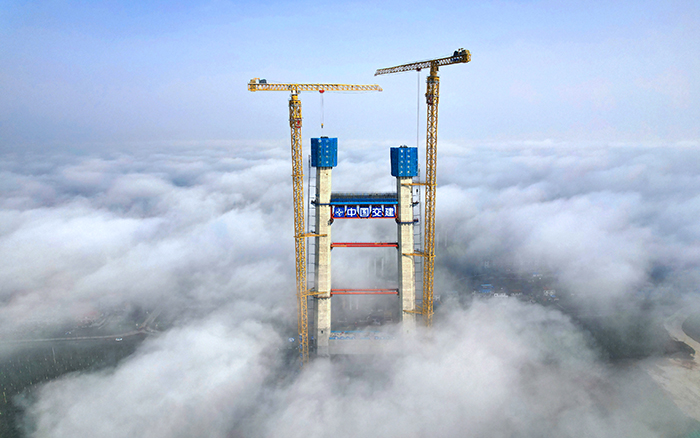 双星闪灼 Z6尊龙凯时超大塔助力双柳长江大桥急剧“长个”