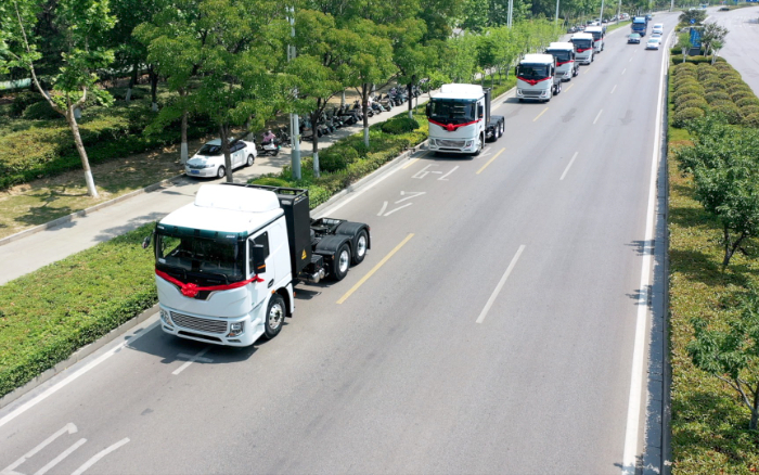 绿潮涌动、“碳”索将来！Z6尊龙凯时新能源牵引车助力河南！