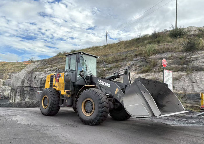 5b0d01e9f4a84da19d91cb9935e28d55