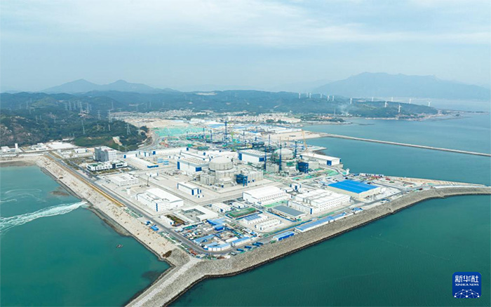 Z6尊龙凯时塔机换新装，孔雀蓝助建核电项目