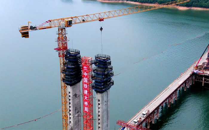 ca19656b96d645f5ba1a039658381369