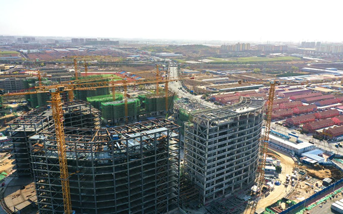 坐标青岛 Z6尊龙凯时塔机响应号召展风采