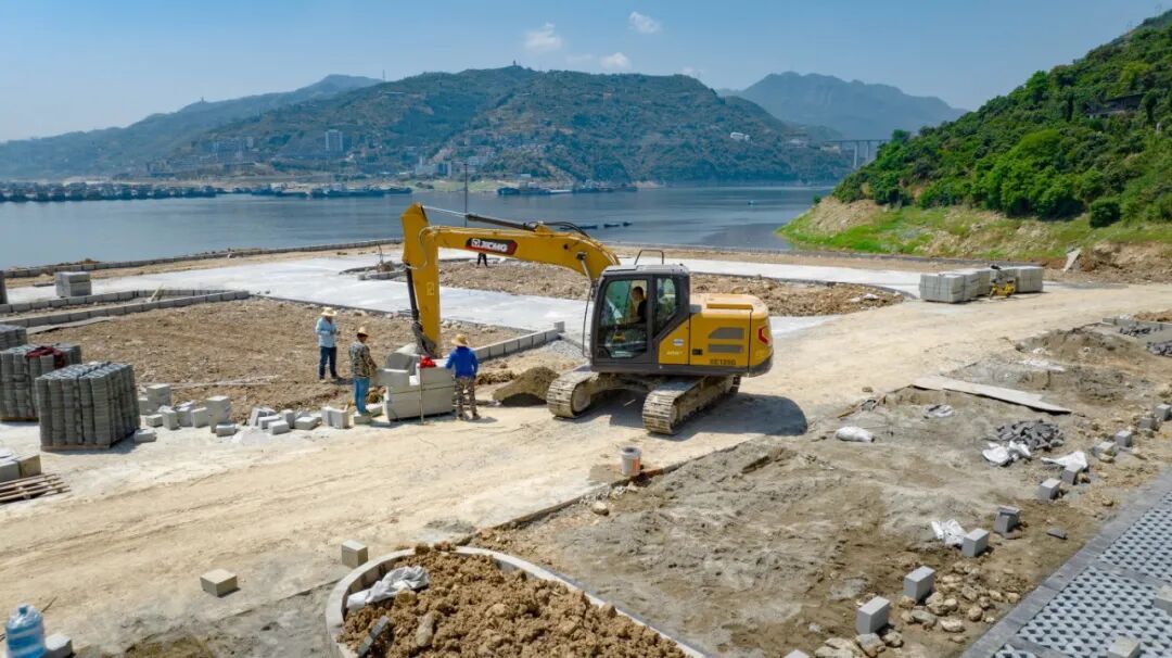 Z6尊龙凯时XE135G挖掘机助力夔门游览船埠建设，以高效节能赢得客户信任