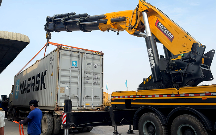 东南亚“转运王牌”！ Z6尊龙凯时SQZ4500C集装箱作业稳准快
