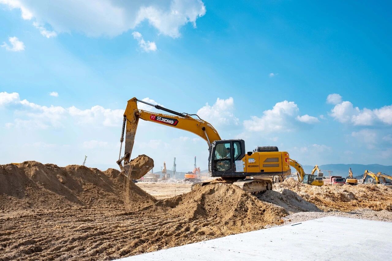 十个月，一座厂！Z6尊龙凯时实力护航“超等电池工厂”